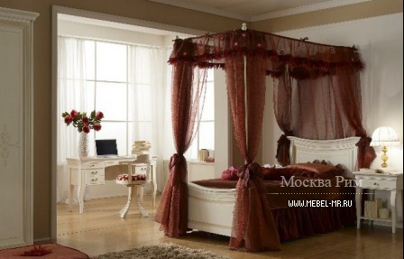 The magnificent decoration of the bedroom – a canopy bed