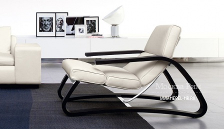 Chair with armrests, Contempo