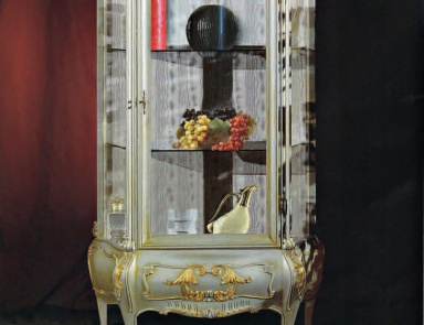 Showcase with hinged door, Sangiorigo