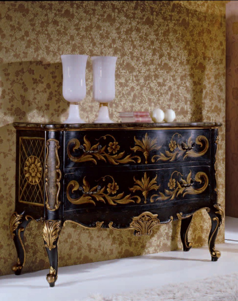 A chest of drawers on high legs, Sangiorigo