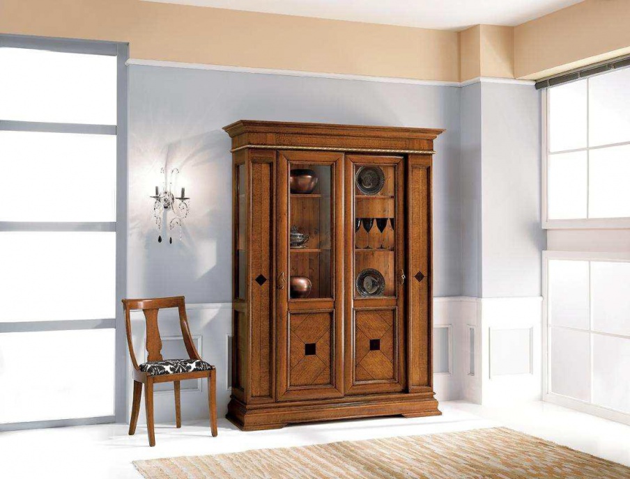 Showcase with hinged door, Sangiorigo