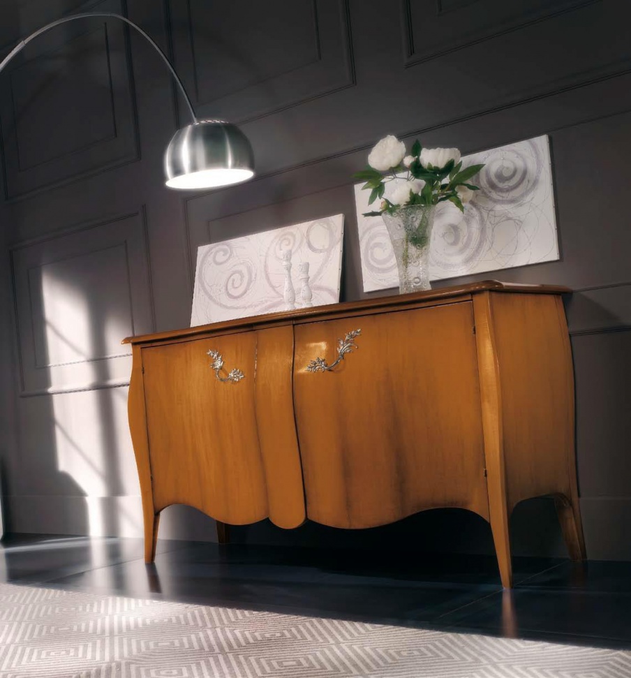 A chest of drawers on high legs, Sangiorigo