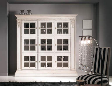 Showcase with hinged doors, Sangiorigo