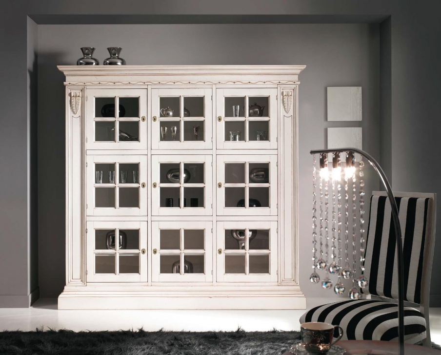 Showcase with hinged doors, Sangiorigo