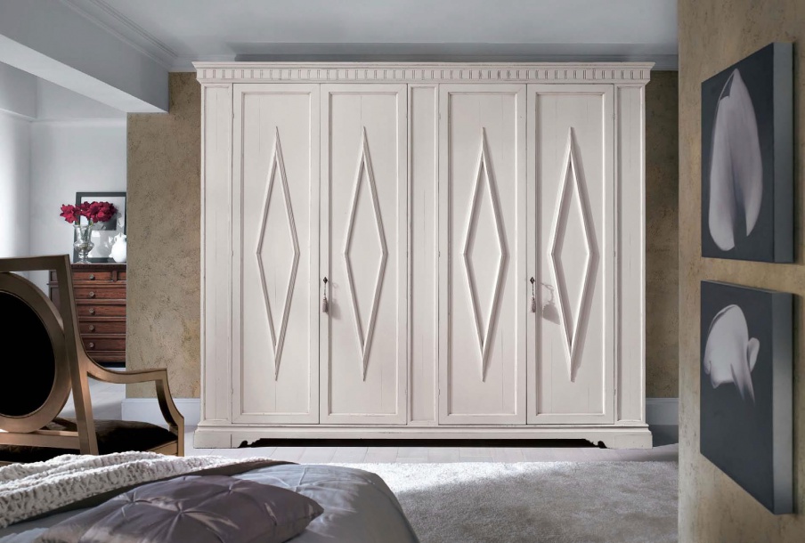 Wardrobe, Sangiorigo