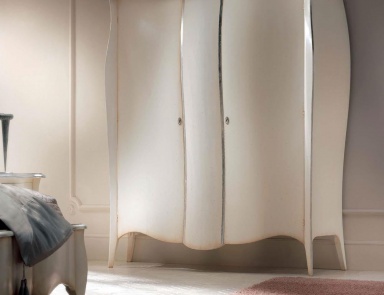 Closet on high legs, Sangiorigo