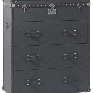 A chest of drawers Mackenzie Plain Chest of Drawers