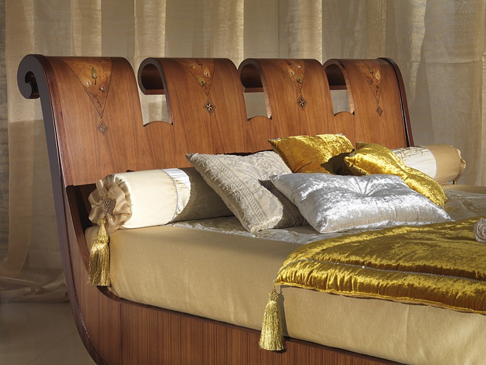 Double bed with high headboard solid wood LE06, Carpanelli Luxury furniture MR