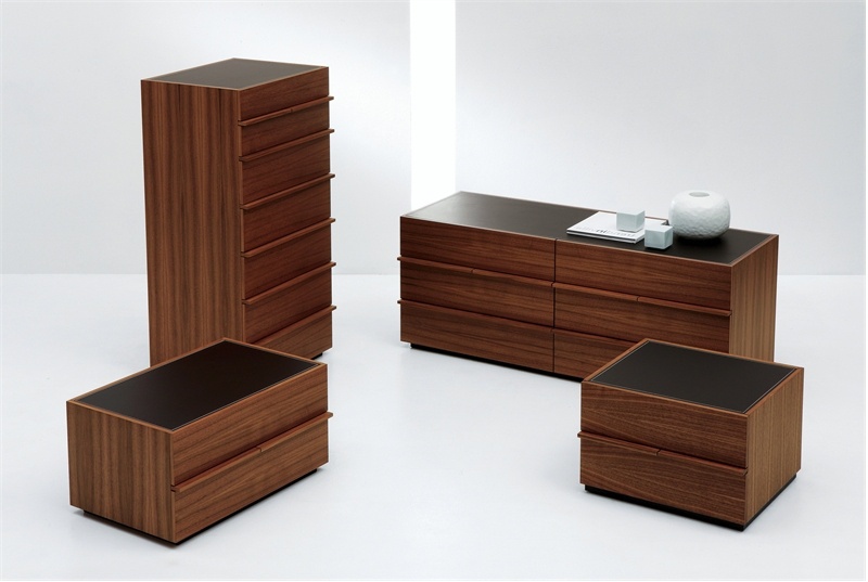 The bedside chest of drawers Aki, EmmerBi