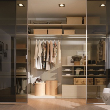 Walk-in closet 