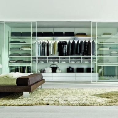 Walk-in closet 
