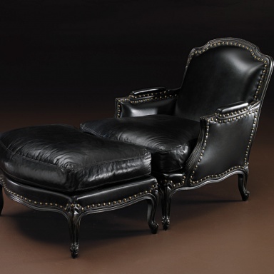Chair with Ottoman Pigra