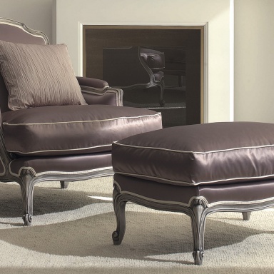 Chair with Ottoman Pigra