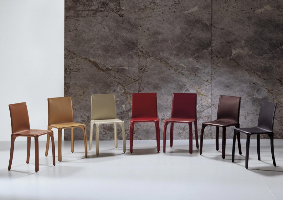 Chair in leather upholstery Primaluna, Longhi