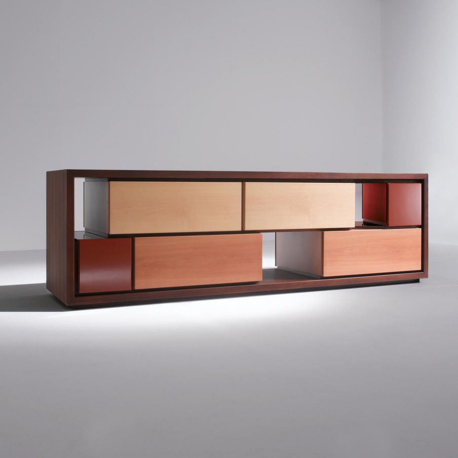 Dresser Maxima, Laurameroni