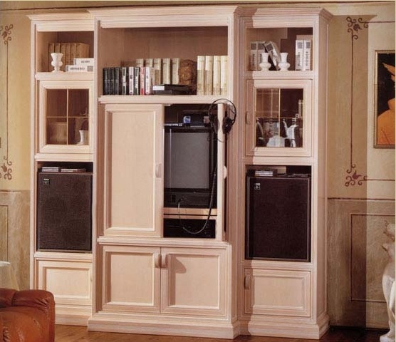 Arianna Wall, Megaros