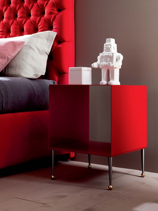 Nightstand bedside metal Ciop, Creazioni