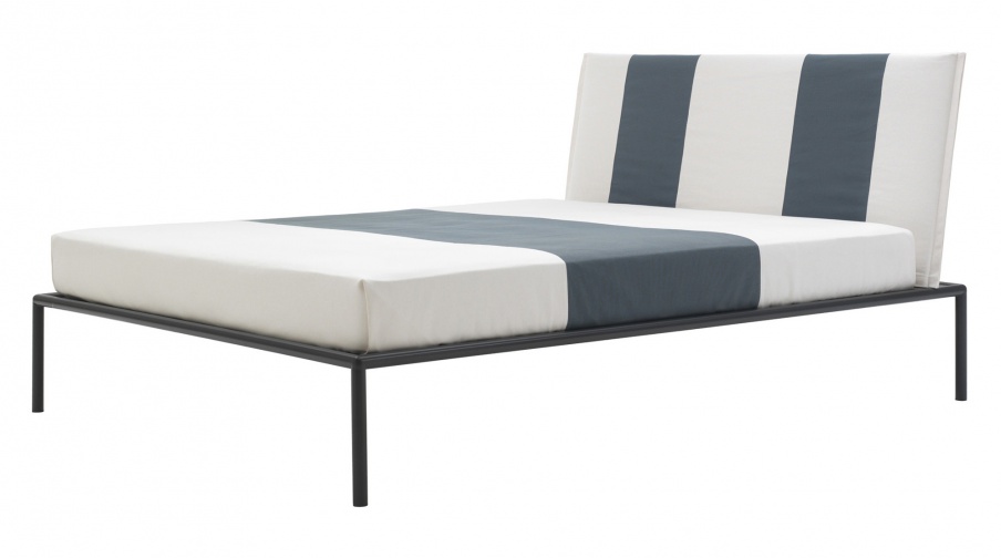 Bed with high headboard Altoletto, Cappellini