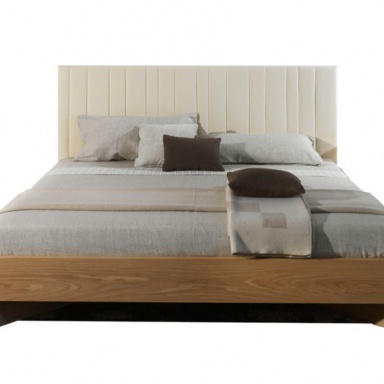 Double bed close to Villa Melzi