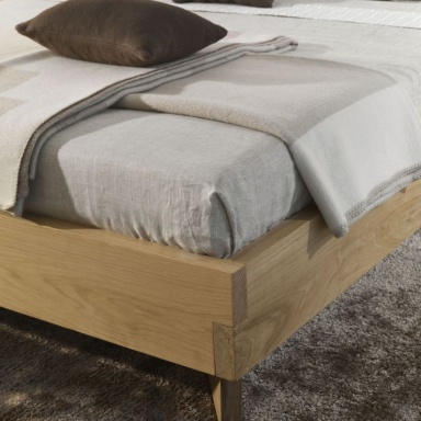 Double bed close to Villa Melzi