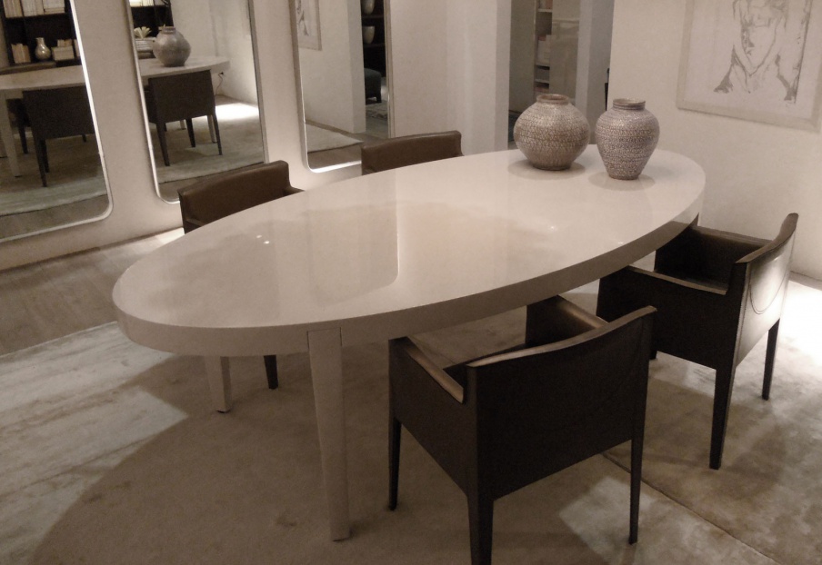 Power dining table, Meridiani