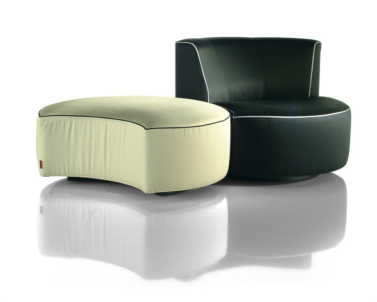 Poof on a frame of solid wood Sedutalonga, Mussi