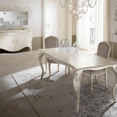 Gregory dining table