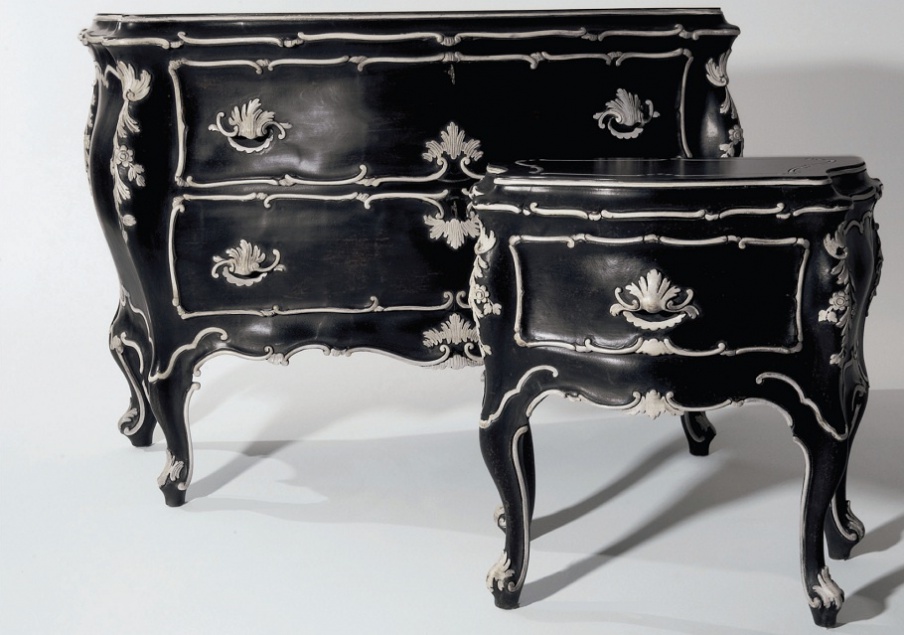 The Cabinet on carved legs, Chelini