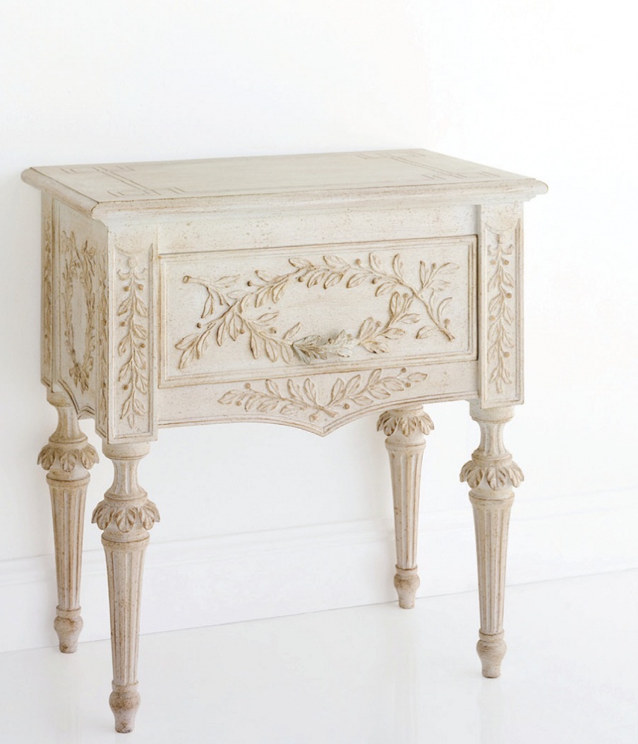 Dresser made of solid wood, Chelini