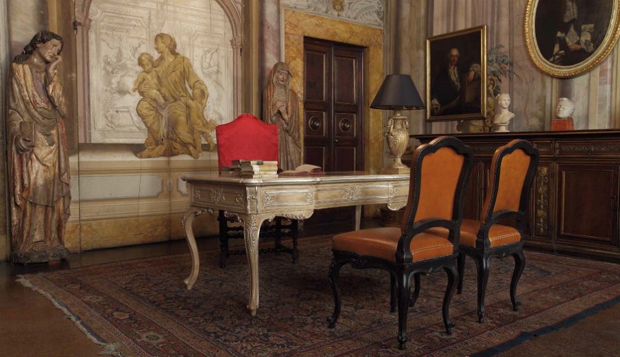 Desk on high legs, Chelini