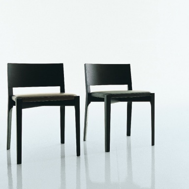 The Lario Chair