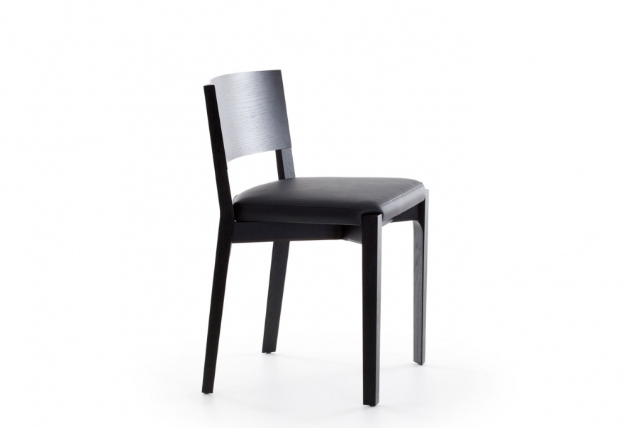 Chair on wooden frame Lario, Porro