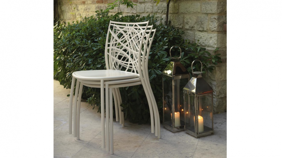 The Julie Chair, Cantori