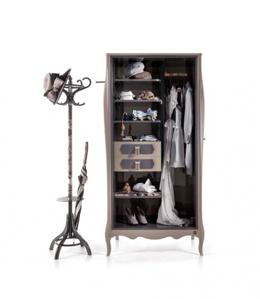 Wardrobe on high legs Suite 4, Moda