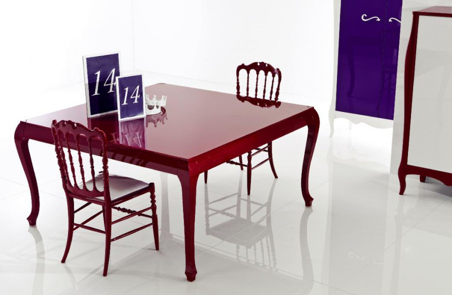 Square table solid wood New York , Moda