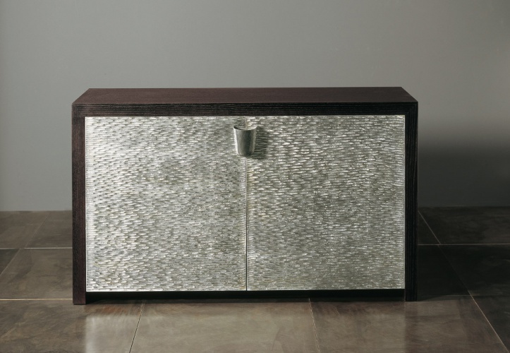 A snack bar with leather upholstery Shiroma - Rugiano