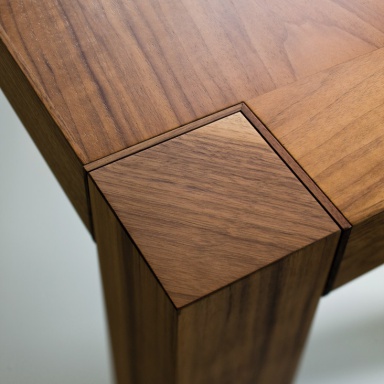 Rodrigo dining table