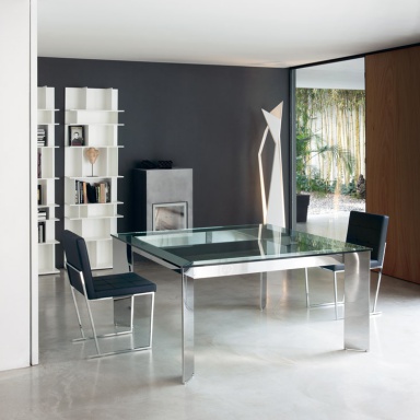 Zenith dining table