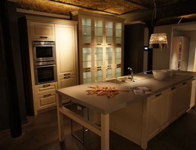 Sevilla 595 Kitchen, Bauformat (classic cuisine)