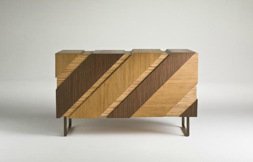 The drawers Slide on metal legs, I4 Mariani