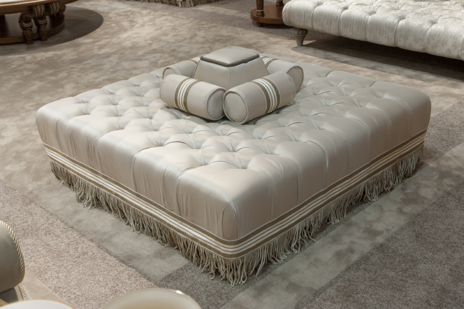 Poof Prestige from the Italian manufacturer Medea