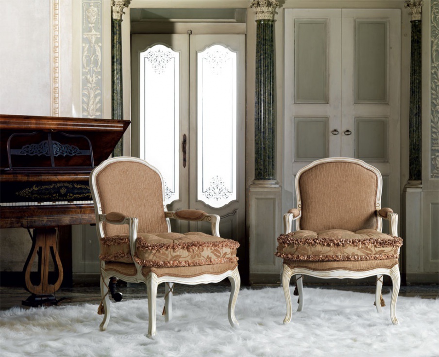 Chair Regina, Keoma Salotti