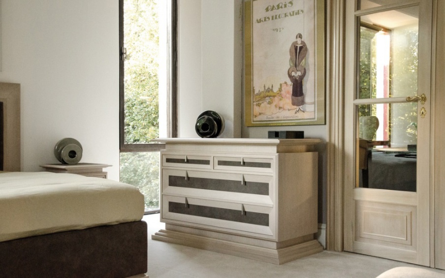 Dresser with drawers, Annibale Colombo