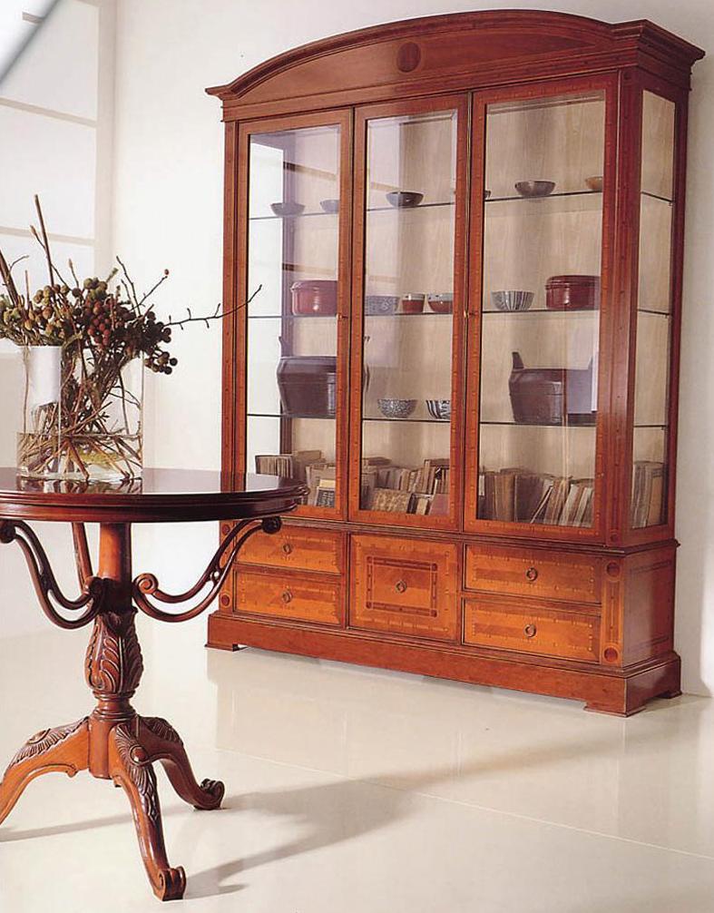 Tricuspid showcase, Annibale Colombo