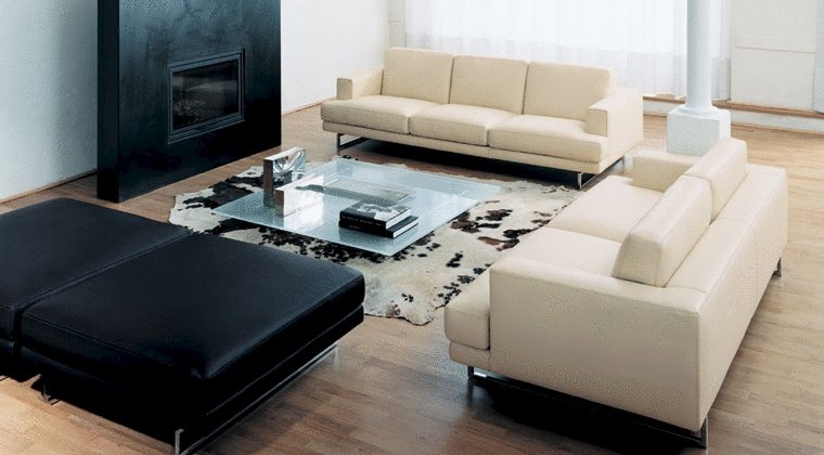 Poof with hidden frame Avalon, Rivolta