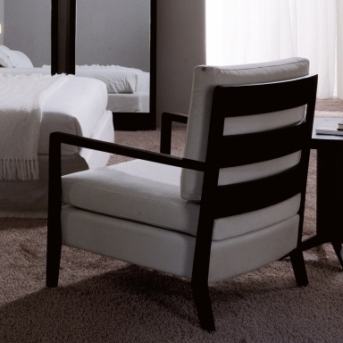 The Bryant High Max armchair poltrona