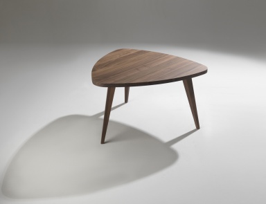 Kesino dining table in walnut, Porada