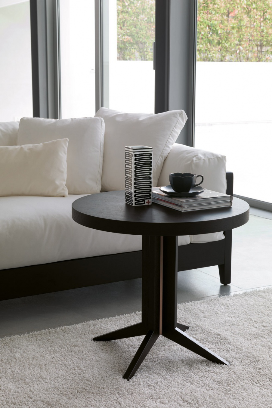 Bryant tondo coffee table, Porada