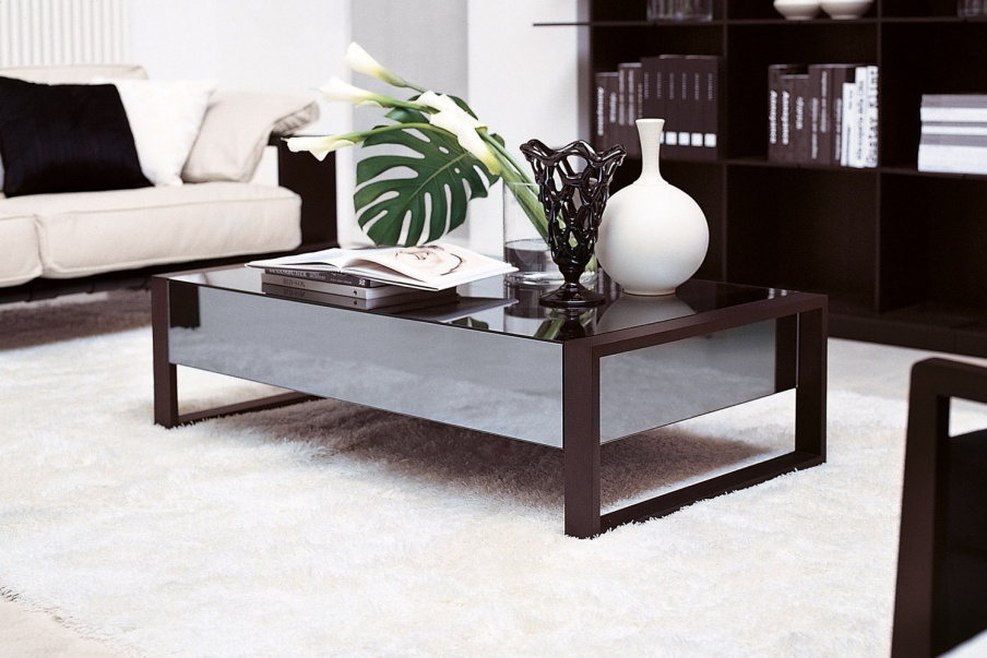 Oviedo coffee table made of wood, Porada