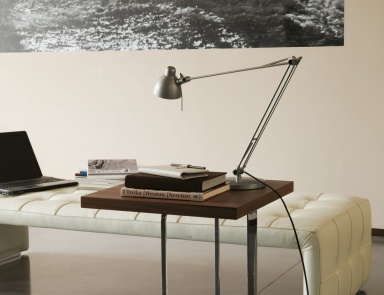 Place a coffee table on a metal frame, Porada